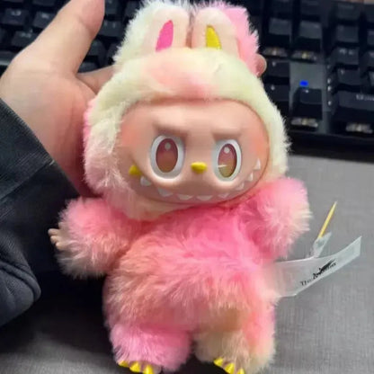 6733
